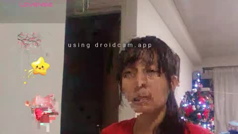 Snapshot of lunamoon_17 chatting on 12/04/24, 11:24 LUNA online show from 12/04/24, 11:24