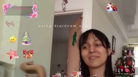 Snapshot of lunamoon_17 chatting on 12/18/24, 05:42 LUNA online show from 12/18/24, 05:42