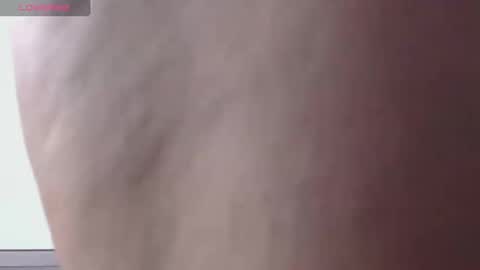 Snapshot of lunamoon_17 chatting on 09/15/25, 05:02 LUNA online show from 09/15/25, 05:02