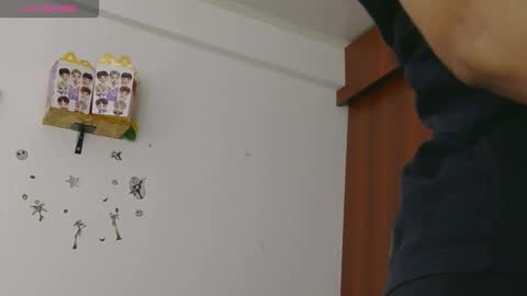 Snapshot of lunamoon_17 chatting on 10/01/25, 04:13 LUNA online show from 10/01/25, 04:13