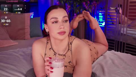 Luna  next streams Mon Fri Sat Sun 8pm-5am gmt0 online show from 01/13/25, 03:01