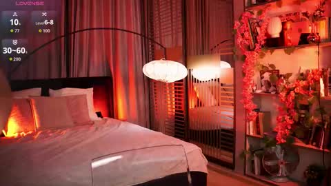 Luna  next streams Mon Fri Sat Sun 8pm-5am gmt0 online show from 10/03/25, 08:50