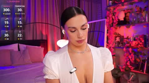 Luna  next streams Mon Fri Sat Sun 8pm-5am gmt0 online show from 10/17/25, 08:33