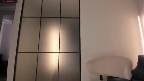 Snapshot of lunaonekiss chatting on 11/03/25, 08:04 Aisha online show from 11/03/25, 08:04