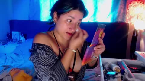 Snapshot of lunapalmer01 chatting on 05/29/26, 02:15 Julieth online show from 05/29/26, 02:15