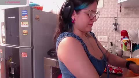 Julieth  online show from 07/08/26, 06:45