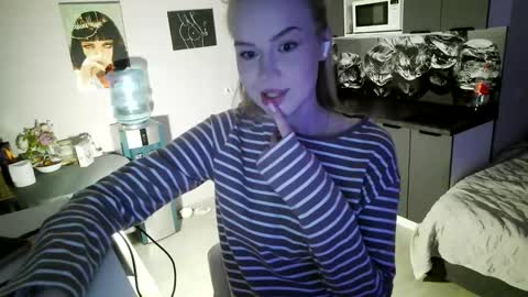 Snapshot of lunapeony chatting on 02/02/26, 06:17 lunapeony online show from 02/02/26, 06:17