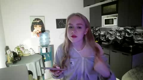 Snapshot of lunapeony chatting on 02/05/26, 04:11 lunapeony online show from 02/05/26, 04:11