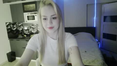 Snapshot of lunapeony chatting on 02/21/26, 11:39 lunapeony online show from 02/21/26, 11:39