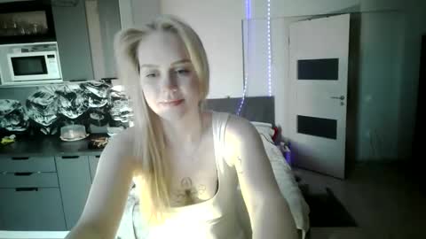 Snapshot of lunapeony chatting on 02/23/26, 01:47 lunapeony online show from 02/23/26, 01:47