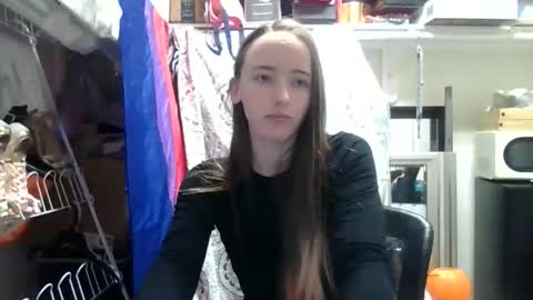 lunapixie2020 online show from 11/22/25, 08:52