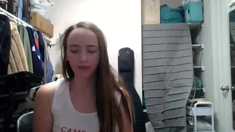 lunapixie2020 online show from 04/20/26, 06:05