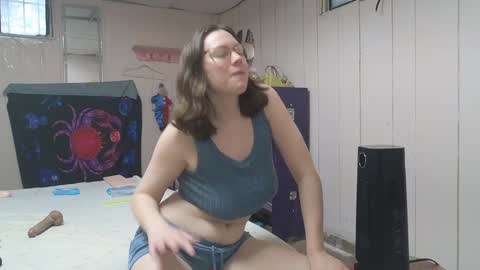 lunaquinn45 online show from 01/31/25, 03:11