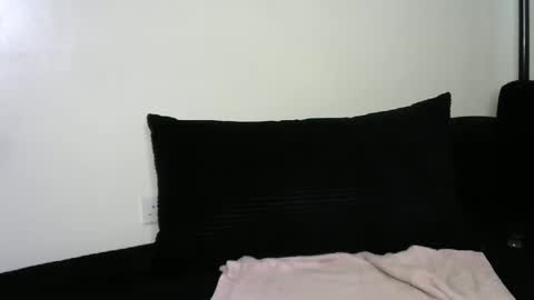 Snapshot of lunar_chocolate000 chatting on 04/19/26, 08:02 Smiley online show from 04/19/26, 08:02