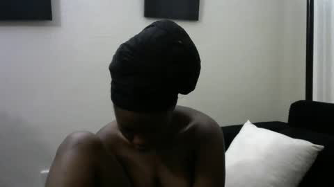 Snapshot of lunar_chocolate000 chatting on 05/07/26, 03:12 Smiley online show from 05/07/26, 03:12