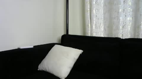Snapshot of lunar_chocolate000 chatting on 05/26/26, 04:14 Smiley online show from 05/26/26, 04:14