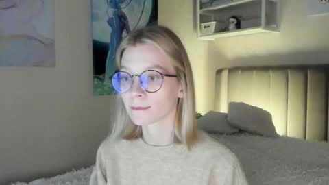 Sofia online show from 10/23/25, 01:10