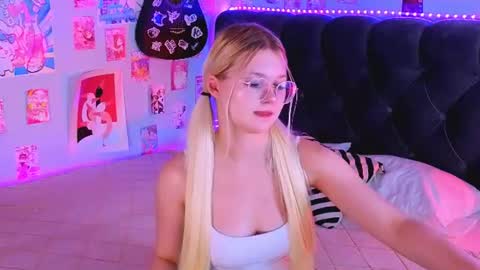 Snapshot of lunariafox chatting on 07/15/26, 02:55 lunariafox online show from 07/15/26, 02:55