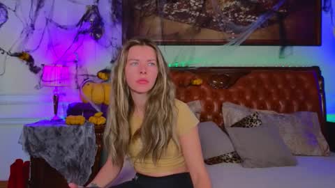 Luna Rishi online show from 11/03/25, 06:14