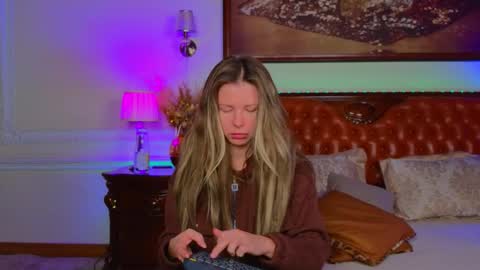 Luna Rishi online show from 12/01/25, 06:07