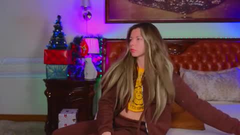 Luna Rishi online show from 12/20/25, 06:20