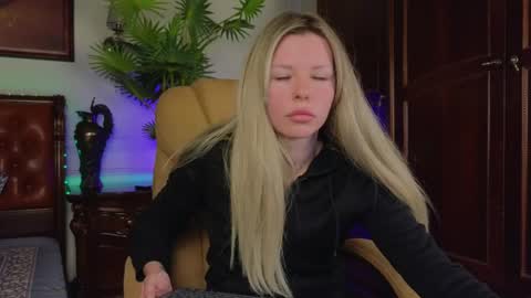 Luna Rishi online show from 04/16/26, 07:42