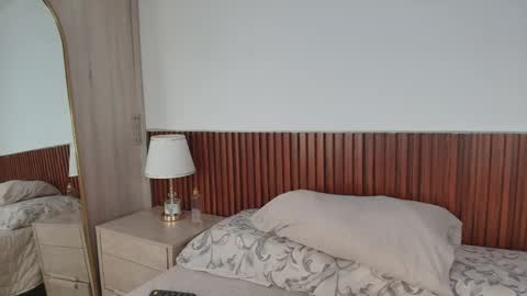 Luna Rousse online show from 04/19/26, 02:00