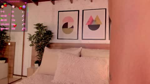 Luna Ruso  online show from 03/29/26, 07:14