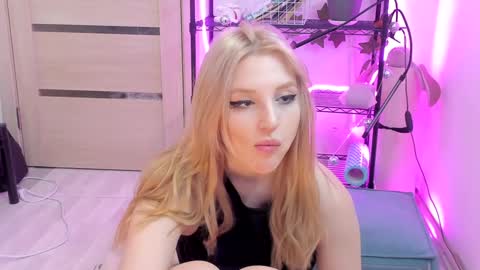 Kate online show from 01/28/25, 02:21