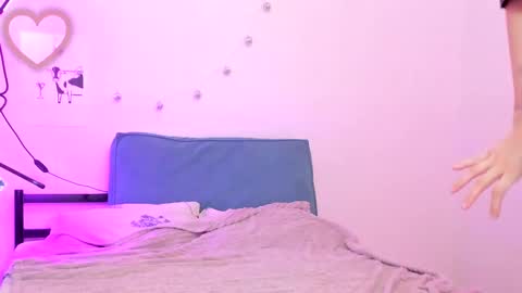 Kate online show from 02/19/25, 03:28