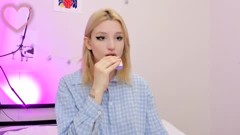 Kate online show from 02/24/25, 03:44