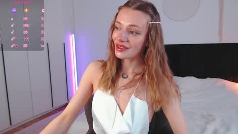 LunaticaBae online show from 04/12/26, 02:49