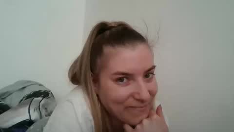 LunaVee online show from 04/27/26, 12:47