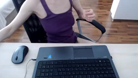 Snapshot of lunavibe_ chatting on 07/01/26, 11:34 lunavibe_ online show from 07/01/26, 11:34