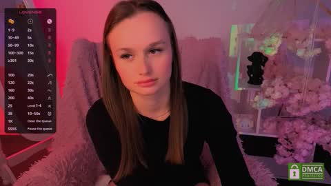 Luna online show from 09/26/25, 01:59