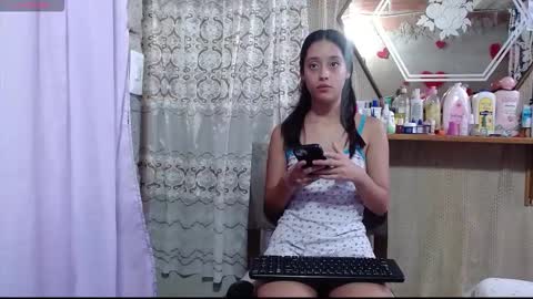 Snapshot of lunawillis chatting on 09/24/25, 06:55 Luna online show from 09/24/25, 06:55