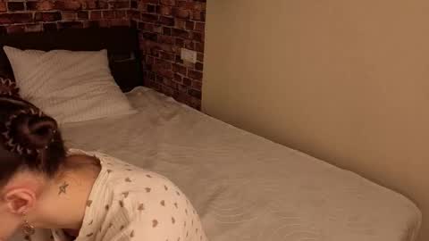 Kira online show from 02/25/26, 02:10