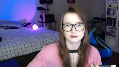 LunaXcherry online show from 04/01/26, 04:48