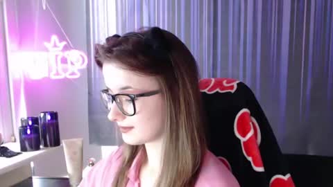 Snapshot of lunaxcherry chatting on 06/21/26, 11:13 LunaXcherry online show from 06/21/26, 11:13