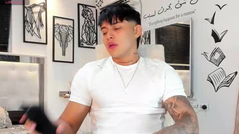 Snapshot of lunay_xtreemboy chatting on 09/19/25, 02:46 Lunay online show from 09/19/25, 02:46