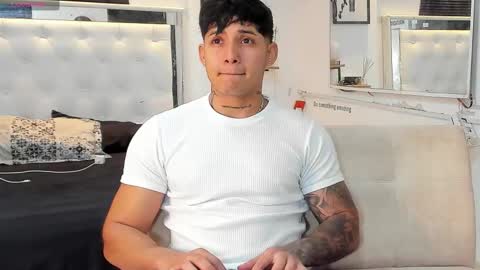 Lunay online show from 11/25/25, 02:00