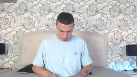 Luna and Kian online show from 04/19/26, 03:28