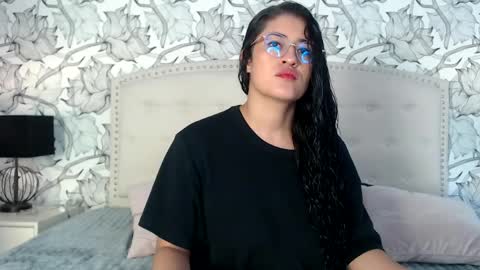 Luna and Kian online show from 05/21/26, 03:24