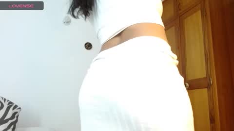 Snapshot of lunayois02 chatting on 02/17/25, 02:42 lunayois02 online show from 02/17/25, 02:42