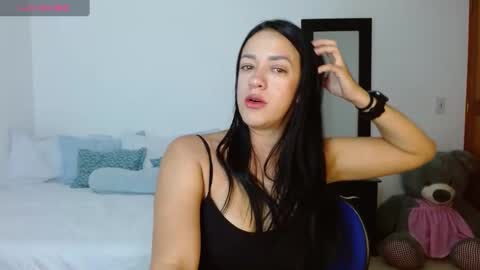 Snapshot of lunayois02 chatting on 03/08/25, 02:34 lunayois02 online show from 03/08/25, 02:34