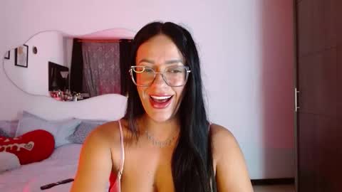 lunayois02 online show from 04/08/26, 12:21