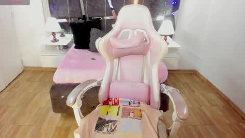 Snapshot of lunitaa18 chatting on 01/28/25, 01:08 V A L E R I A online show from 01/28/25, 01:08