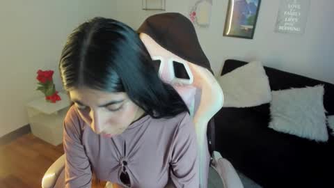 Snapshot of lunitaa18 chatting on 09/24/25, 08:45 V A L E R I A online show from 09/24/25, 08:45