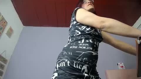 Snapshot of lunitaqueen_ chatting on 05/25/26, 03:45 Luna Tamara online show from 05/25/26, 03:45