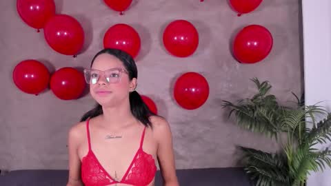 lunna__tylor online show from 10/06/25, 12:30